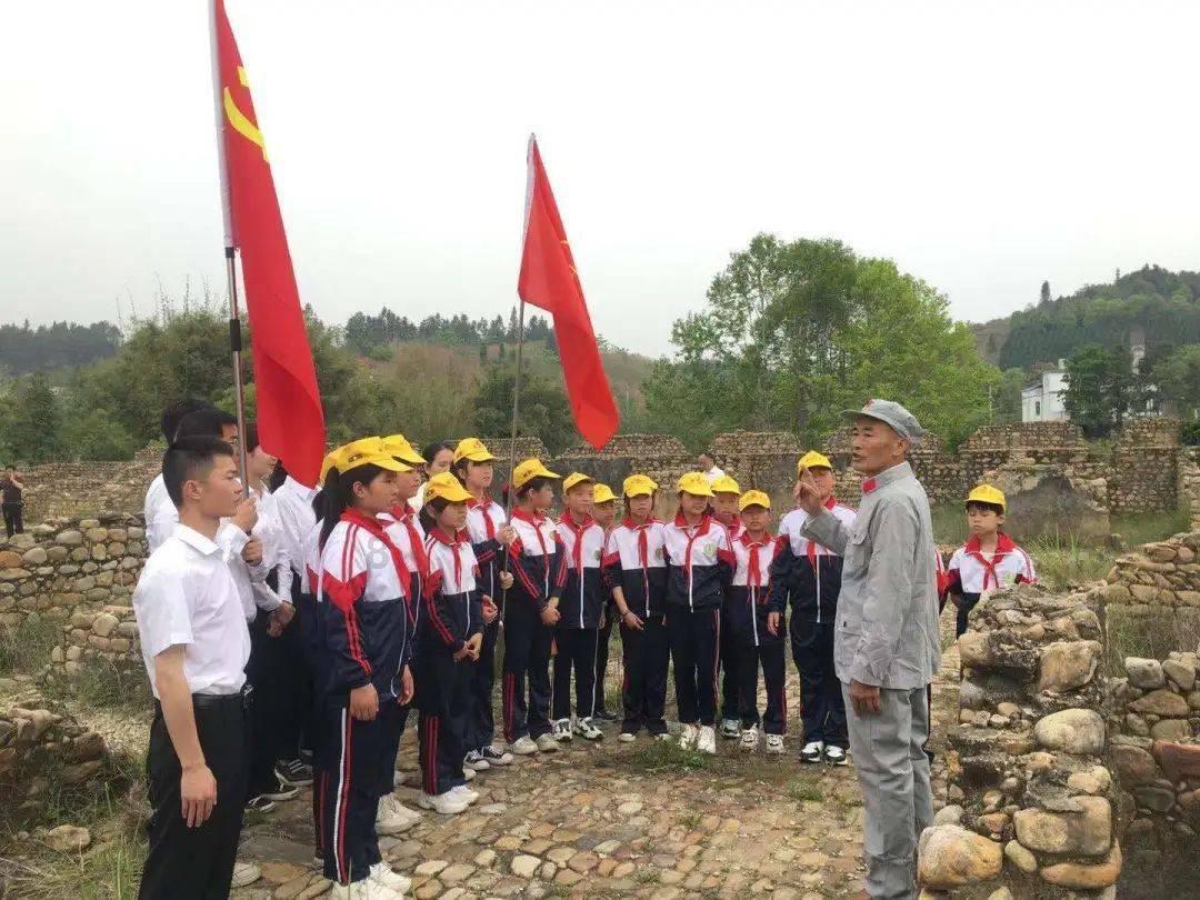 长时间看屏幕真的损害视力?医生提供科学解答,护眼的有效方法!