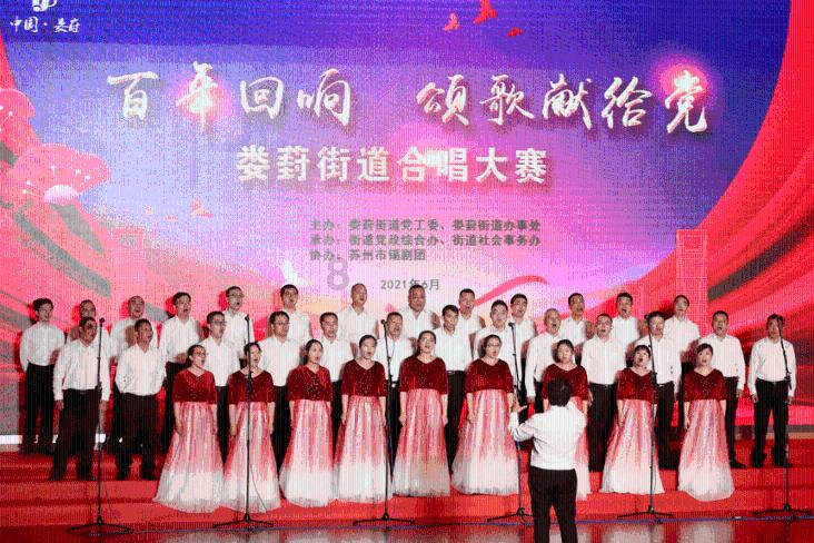 47岁“国民媳妇”低调嫁给初恋同学，恩爱至今，一家三口很幸福