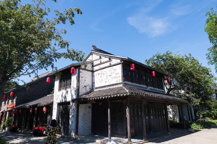 (新春见闻)广西临桂百年“会仙板鸭”飘香新春市场